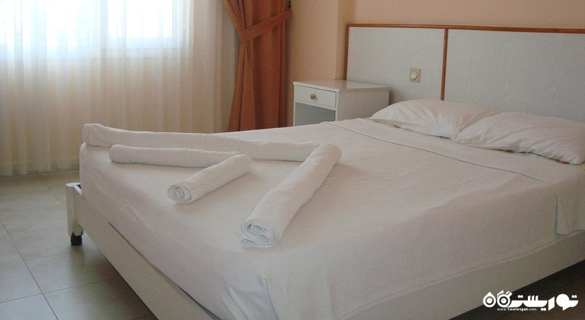 تخت بزرگ آپارتمان تک خوابه